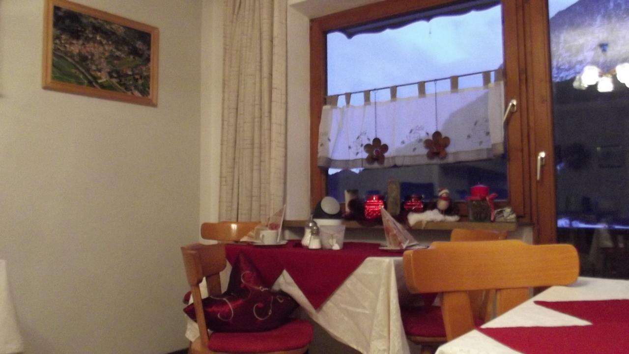 Haus Gerold Hotel Оец Екстериор снимка